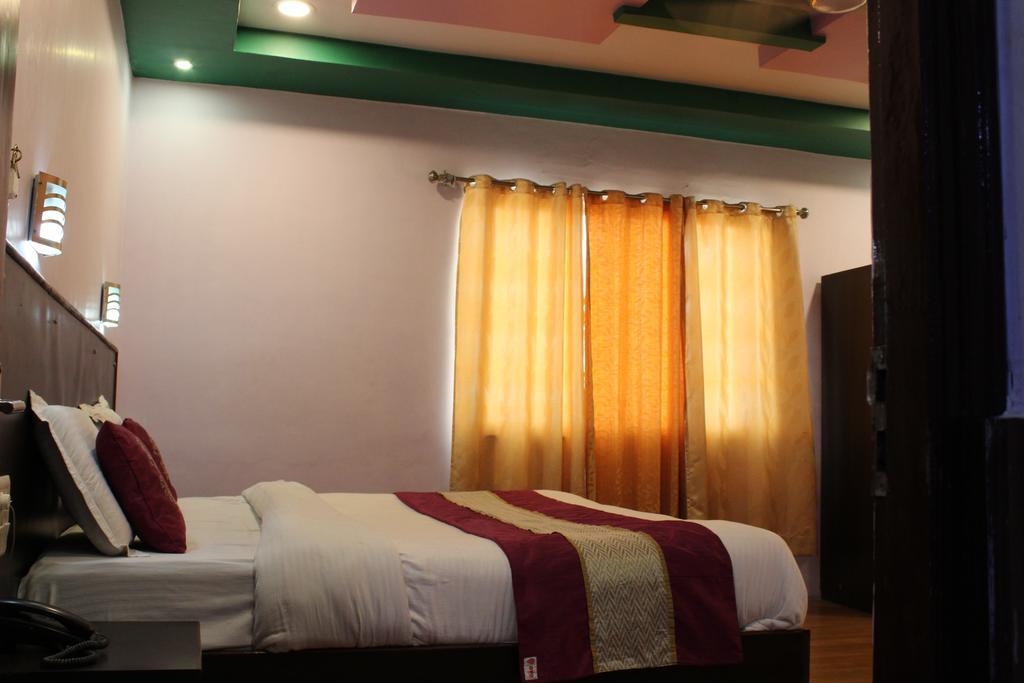 Hotel Deep Palace Near Bus Stand Udaipole Udaipur Exteriör bild