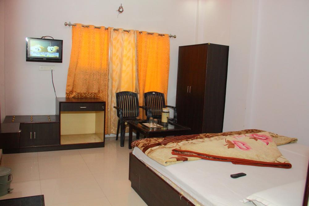 Hotel Deep Palace Near Bus Stand Udaipole Udaipur Exteriör bild